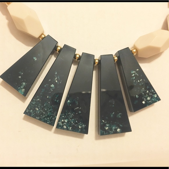 Francesca's Blush, cream, and navy necklace - Picture 2 of 2